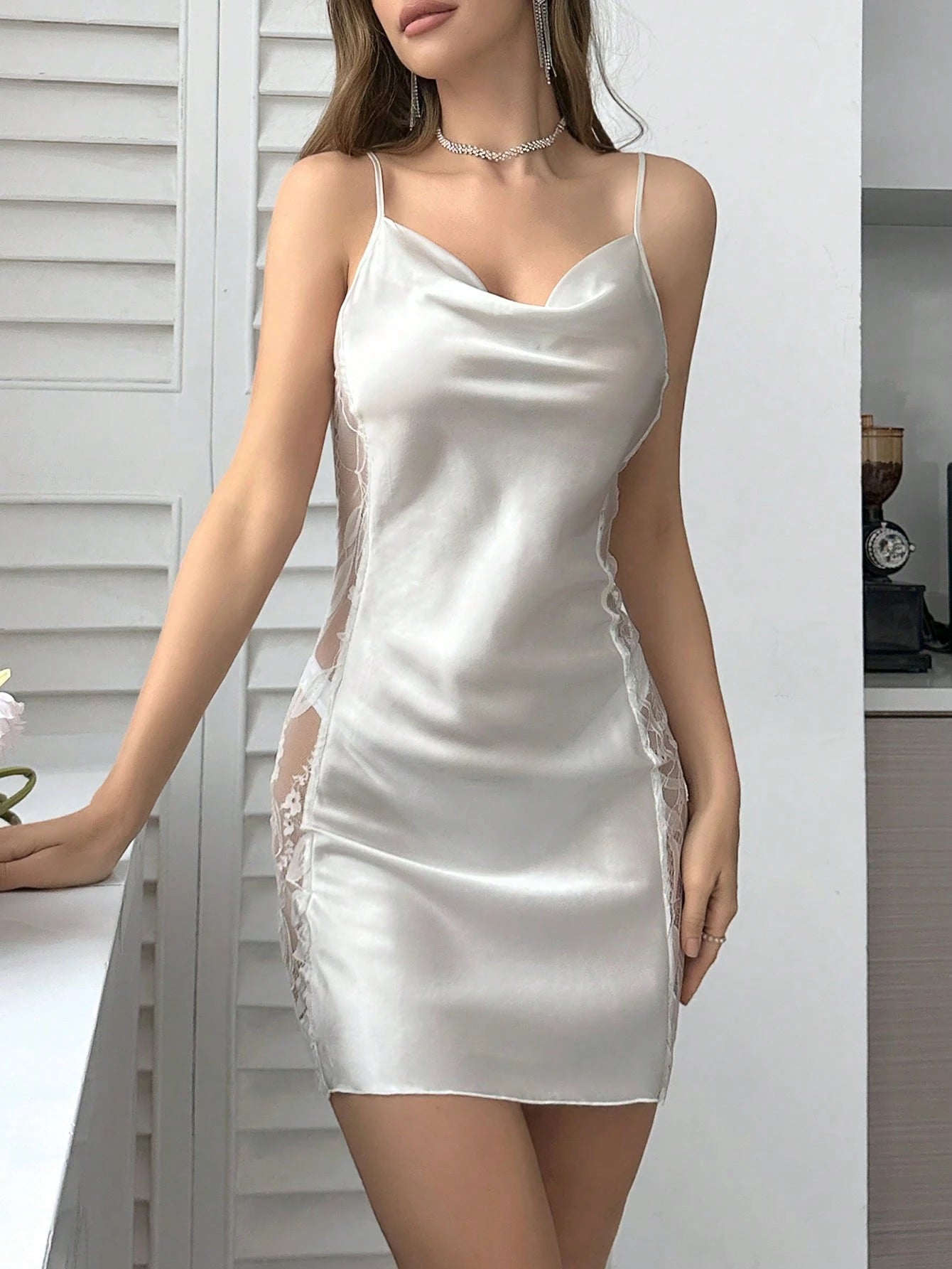 Camisola Vestido Semelhante à Seda e Retalhos de Renda