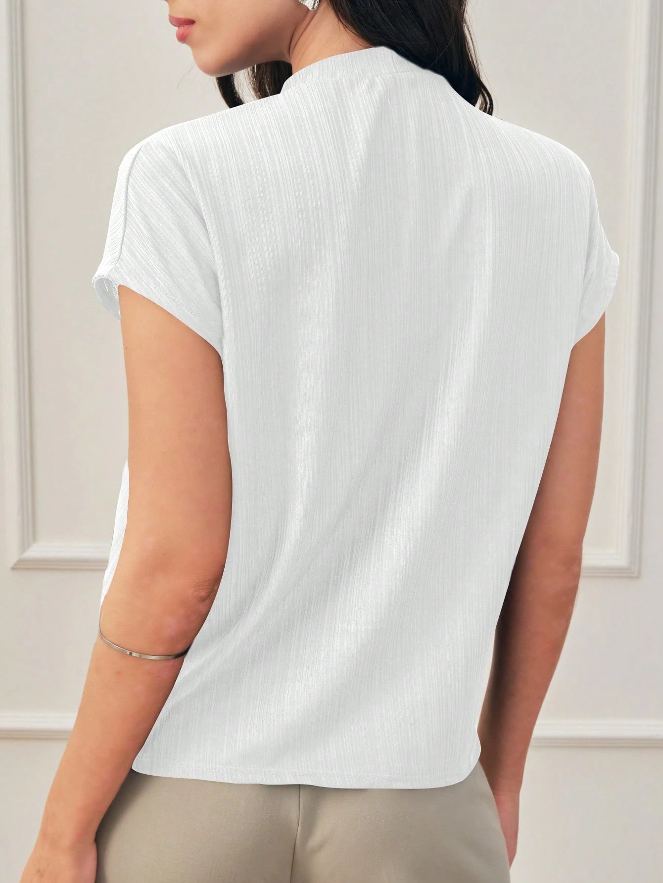 Blusa Gola Plissada Manga Curta Social Elegante Tecido Texturizado