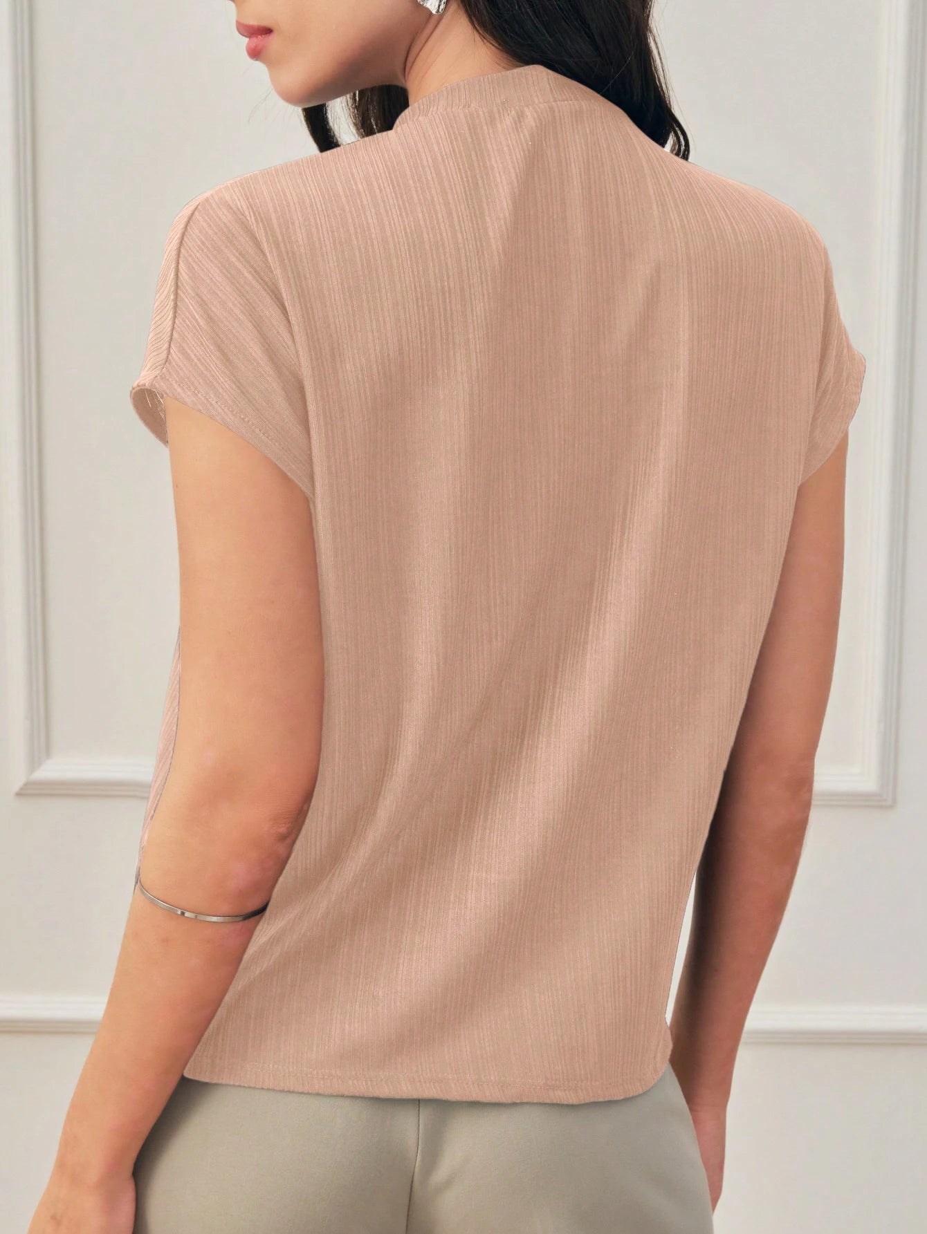 Blusa Gola Plissada Manga Curta Social Elegante Tecido Texturizado