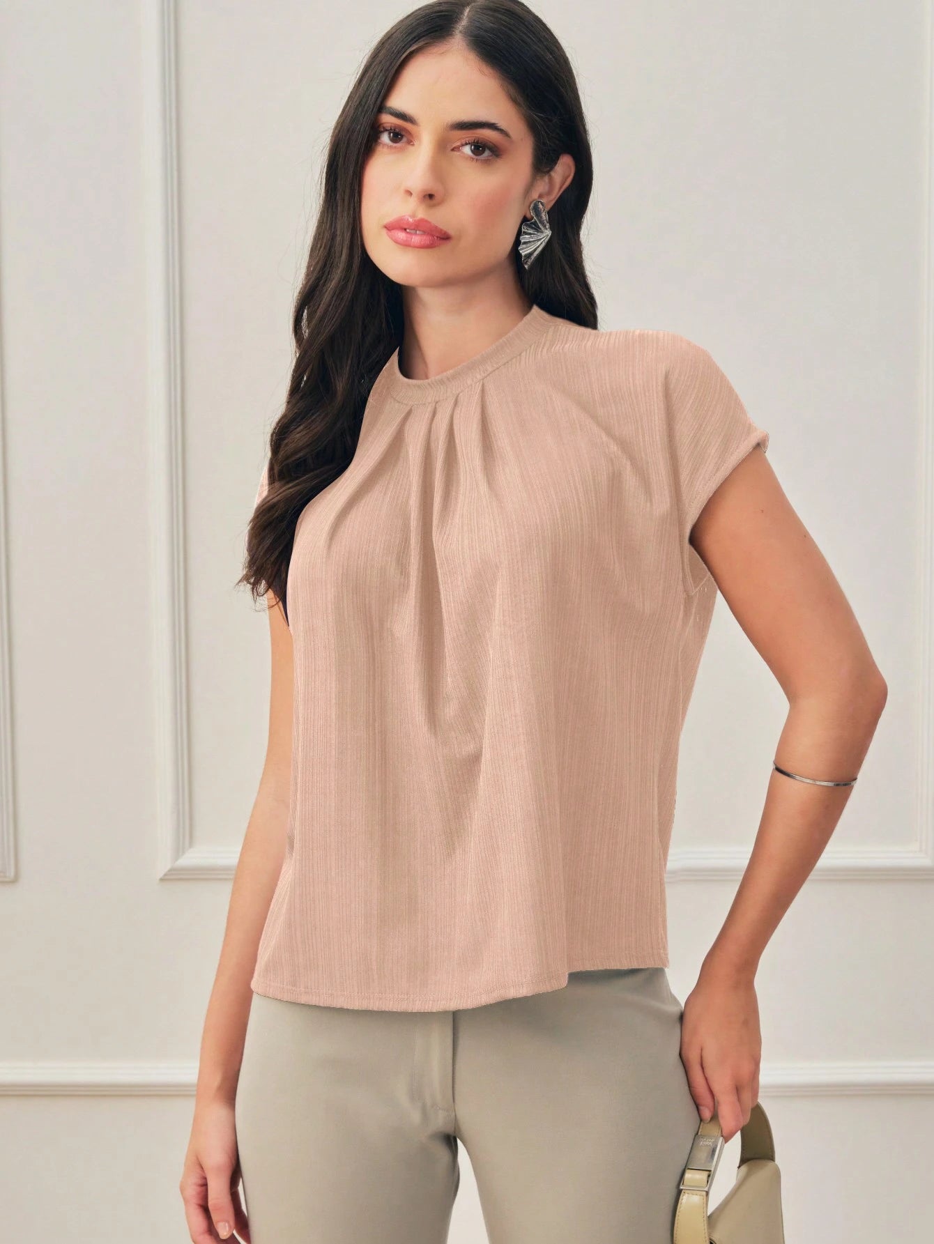 Blusa Gola Plissada Manga Curta Social Elegante Tecido Texturizado