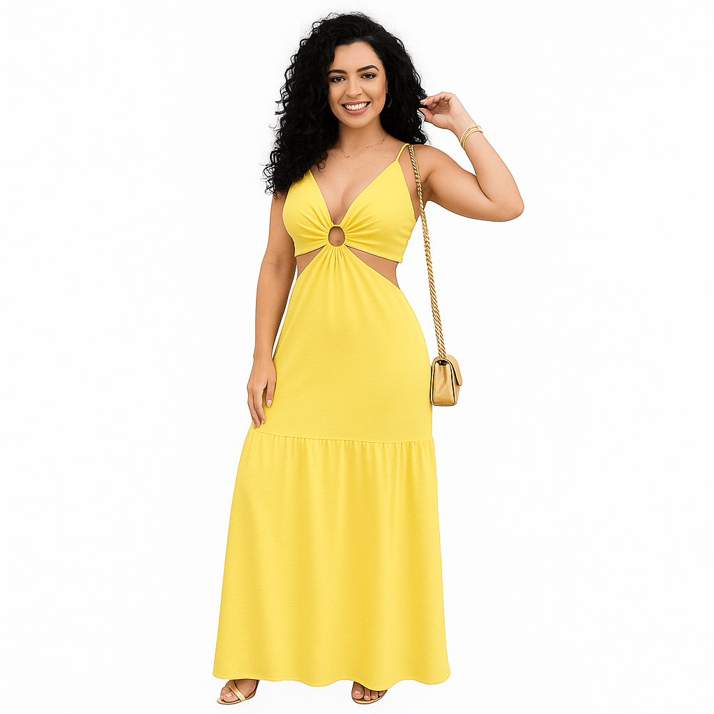Mulher usando um vestido longo amarelo com decote profundo em V, alças finas e recorte lateral na cintura com detalhe em argola central. Look alegre e leve, ideal para dias quentes e ocasiões casuais de verão.