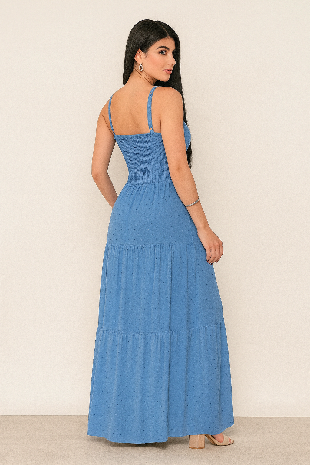 Vestido Longo com Textura Poá e Nó Frontal