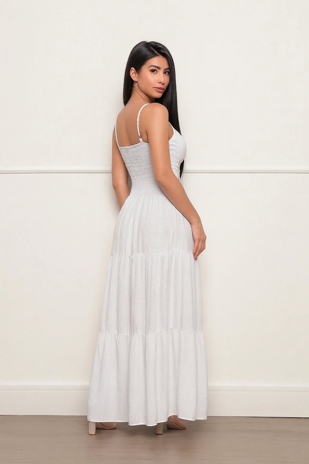 Vestido Longo com Textura Poá e Nó Frontal