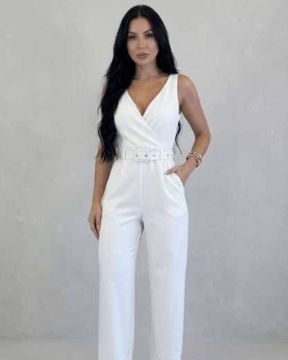 Macacão Feminino Alfaiataria com Bojo e Alças Ajustáveis – Elegante e Premium | Fernanza