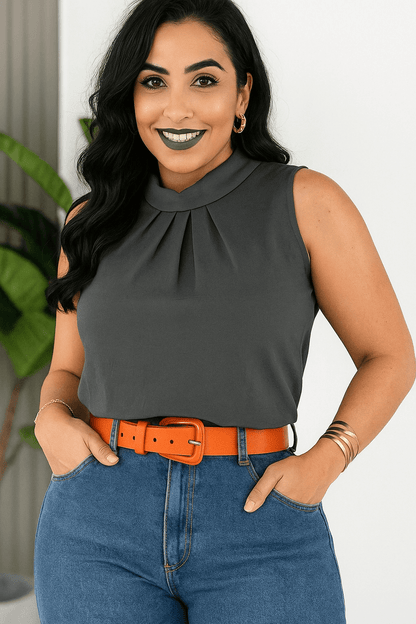 Blusa Social Feminina Elegante Sem Manga – Gola Alta e Detalhe Plissado