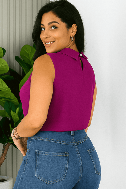 Blusa Social Feminina Elegante Sem Manga – Gola Alta e Detalhe Plissado