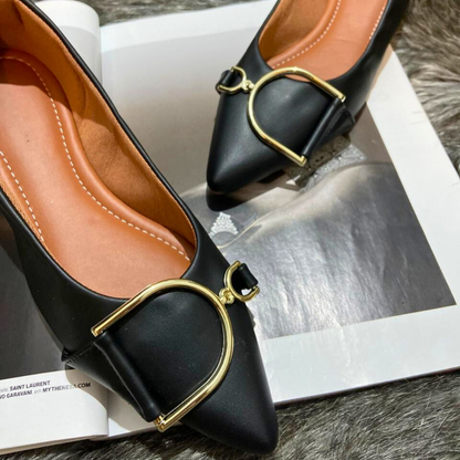 Sapatilha Feminina Bico Fino com Fivela Dourada – Elegância, Conforto e Versatilidade – Fernanza