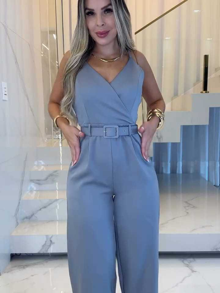 Macacão Feminino Alfaiataria com Bojo Alças Ajustáveis Moda Premium